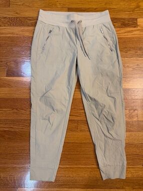 Athleta Trekkie North Jogger in Tan/Beige - Size 8